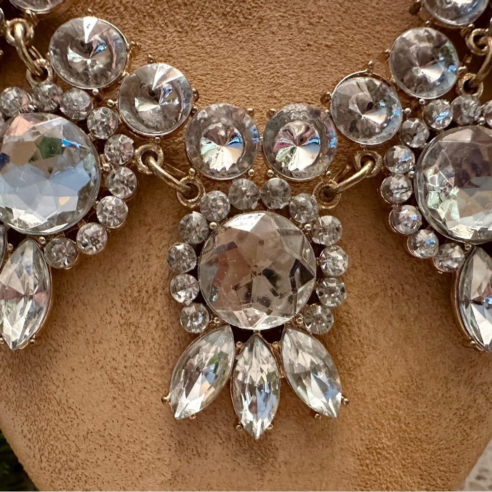 Rhinestone And Acrylic Gem Statement Necklace And… - image 4